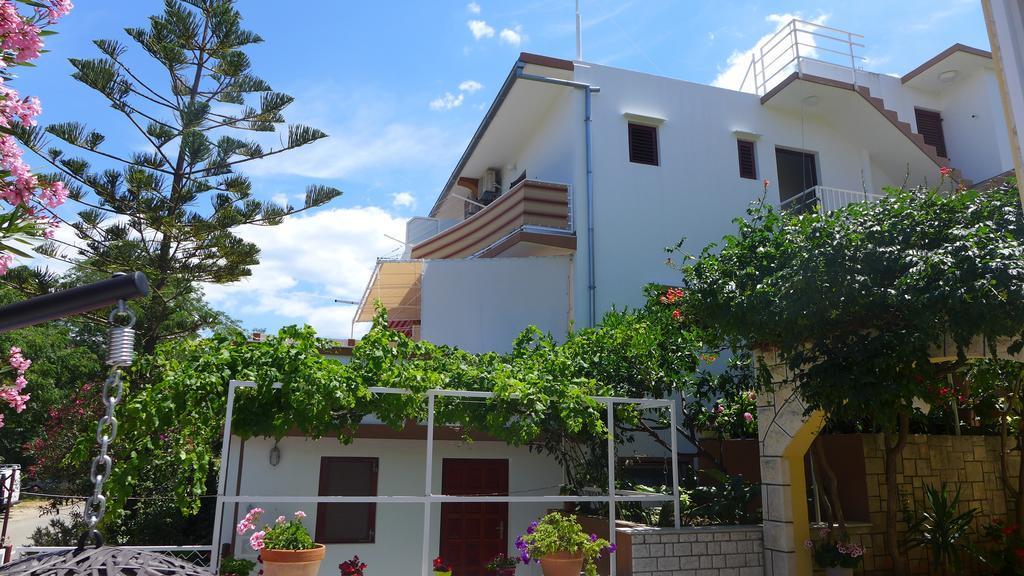Guest House Kuzmanic Hvar Island ภายนอก รูปภาพ