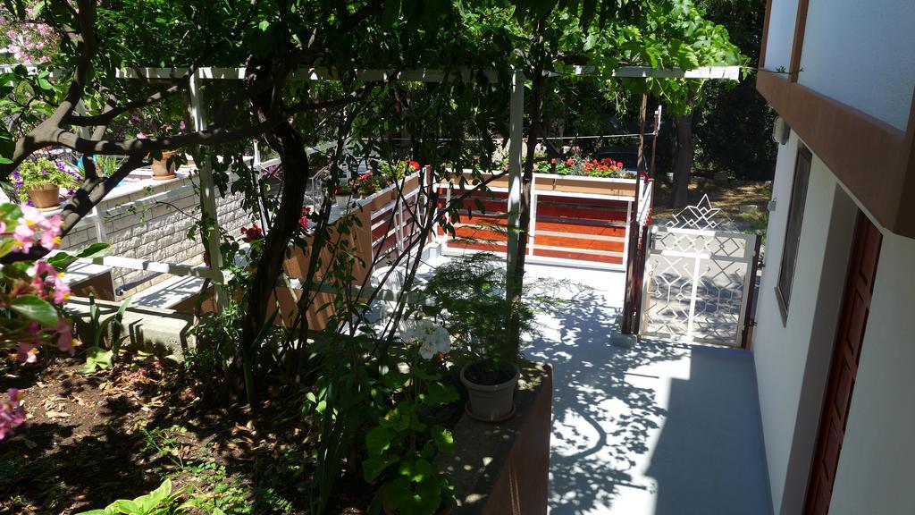 Guest House Kuzmanic Hvar Island ภายนอก รูปภาพ